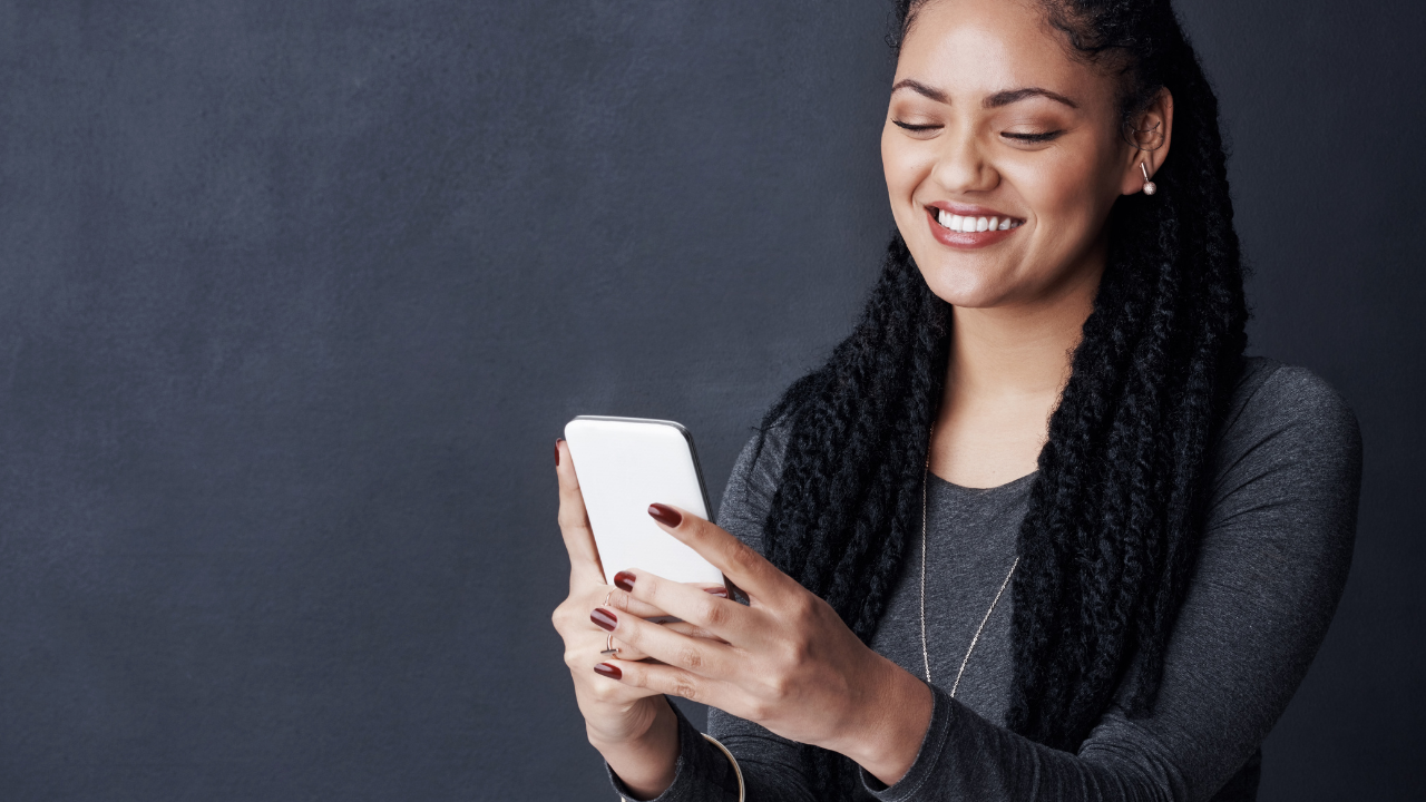 Managing Your Schedule from Anywhere: How Mobile-Friendly Tools Keep Solopreneurs in Control